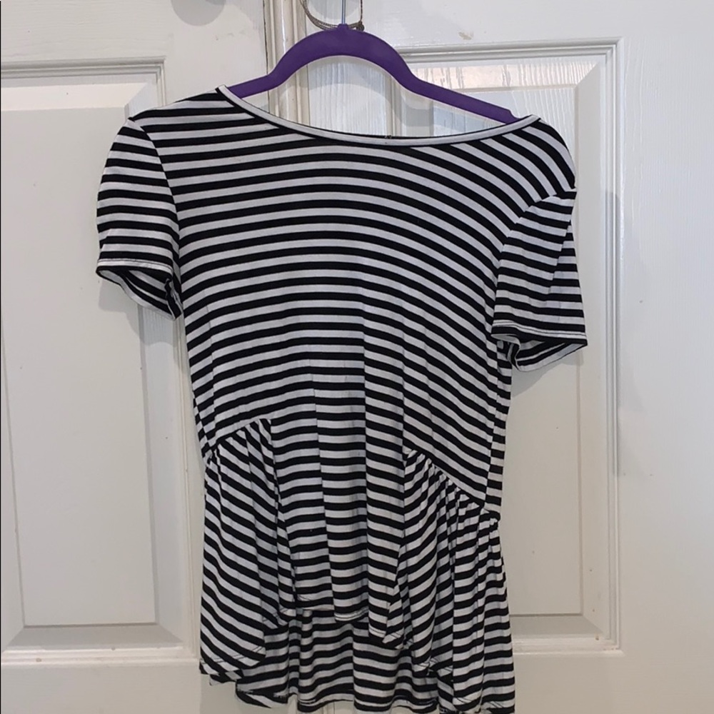 Stripped Black and White flowy top